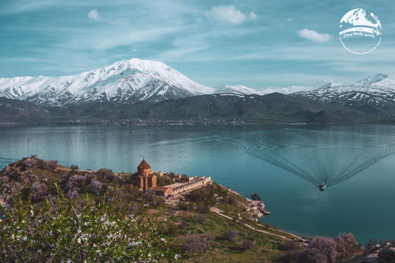 دریاچه وان، آختامار