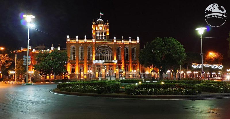 میدان ساعت تبریز در شب