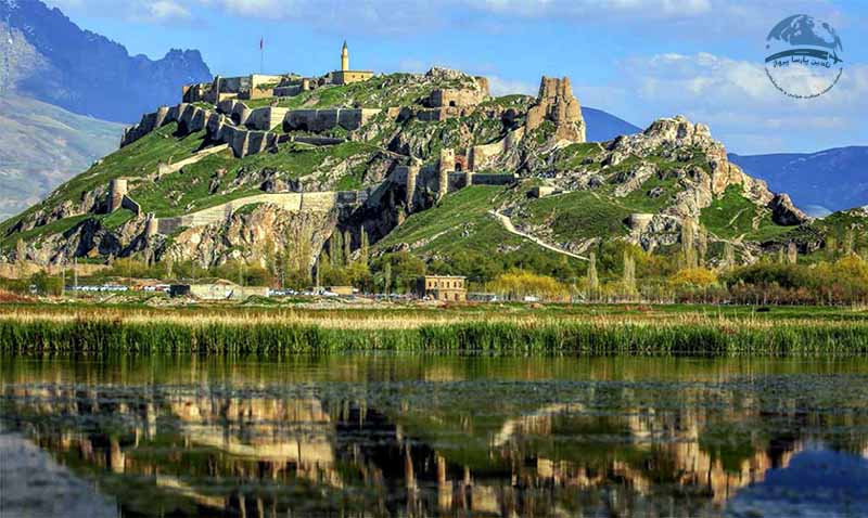 دیدنی های اطراف قلعه وان