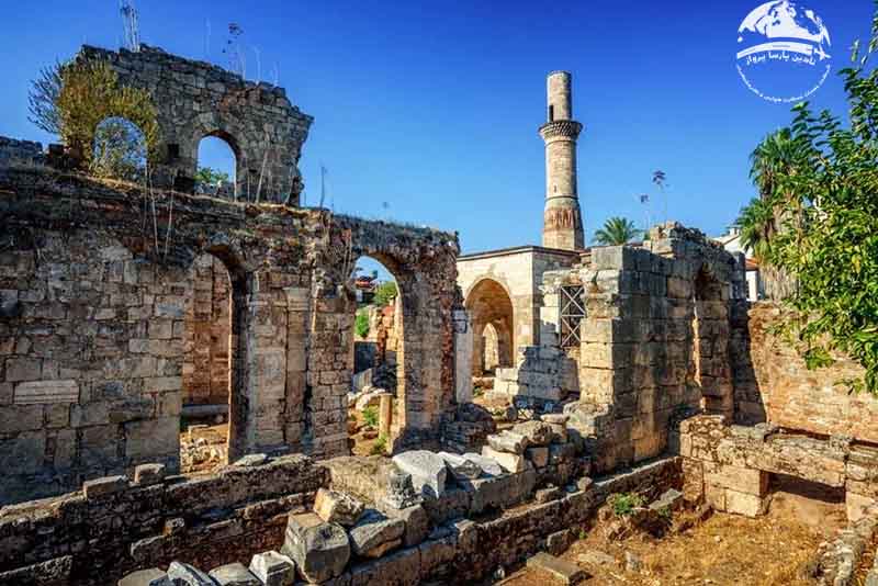 منار شکسته آنتالیا