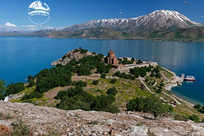 دریاچه وان کجاست؟