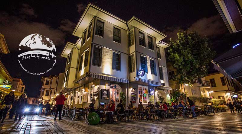 کافه بار شبانه در آنتالیا